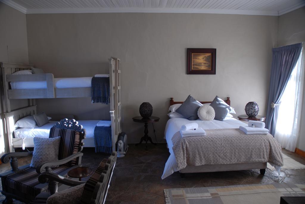 Moonlight Manor Hotel Victoria West Екстериор снимка