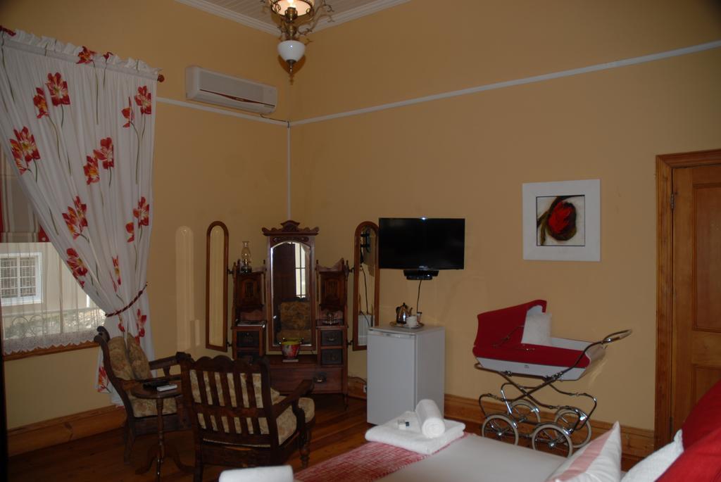 Moonlight Manor Hotel Victoria West Екстериор снимка