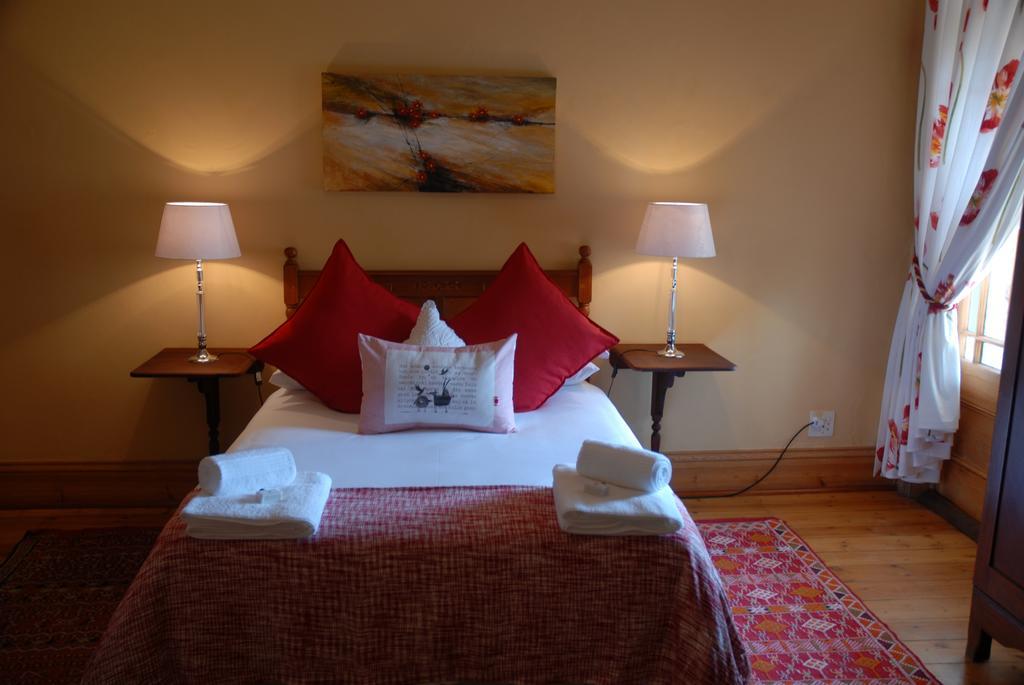 Moonlight Manor Hotel Victoria West Екстериор снимка