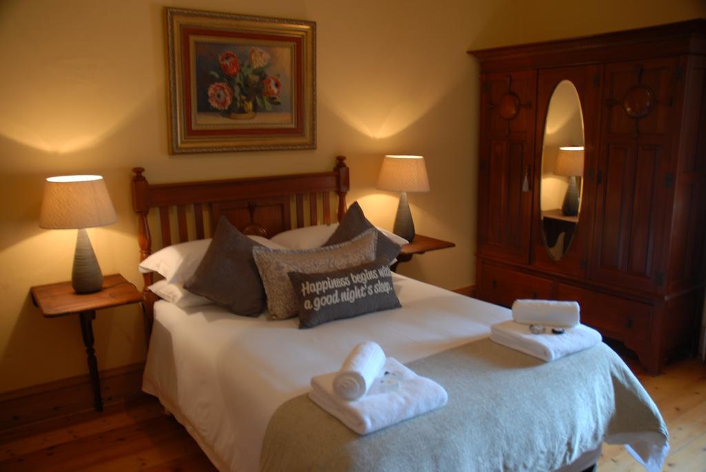 Moonlight Manor Hotel Victoria West Екстериор снимка