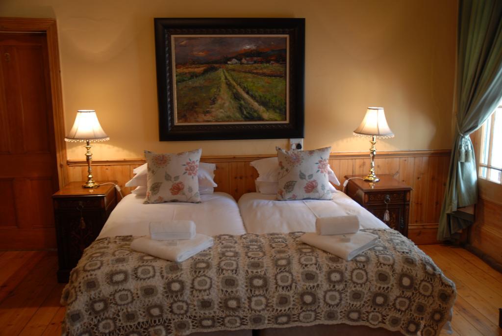 Moonlight Manor Hotel Victoria West Екстериор снимка