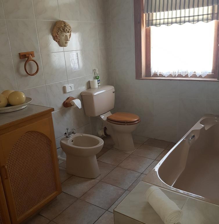 Moonlight Manor Hotel Victoria West Екстериор снимка