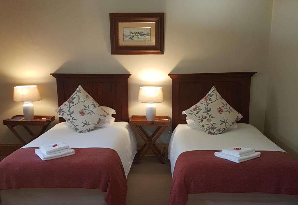 Moonlight Manor Hotel Victoria West Екстериор снимка