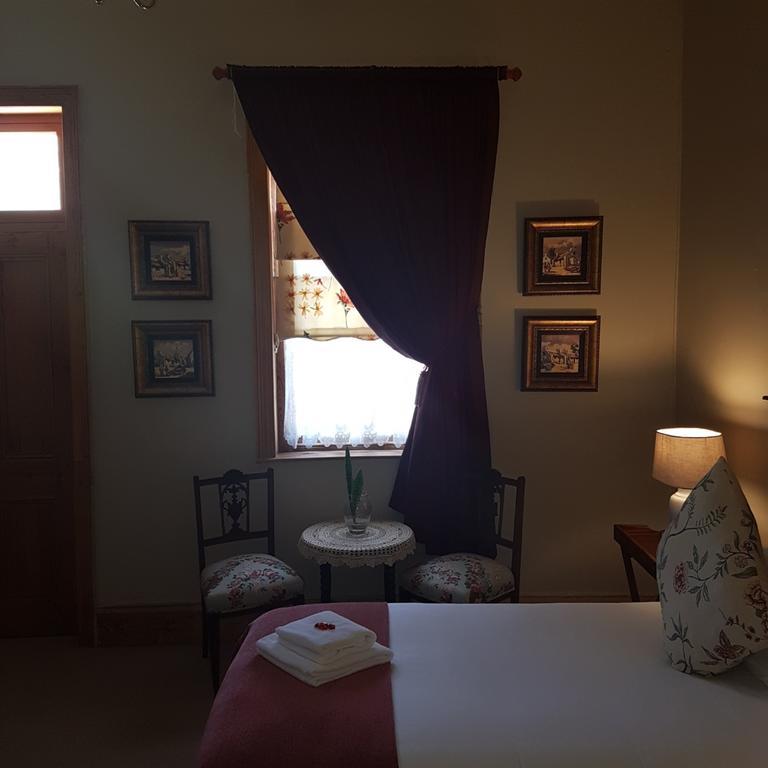 Moonlight Manor Hotel Victoria West Екстериор снимка